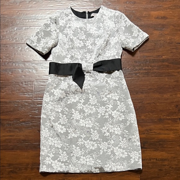 Nanette Lepore Dresses & Skirts - Nanette Lepore Silver Floral Jacquard Sheath Dress with Black Waist Tie Size 14